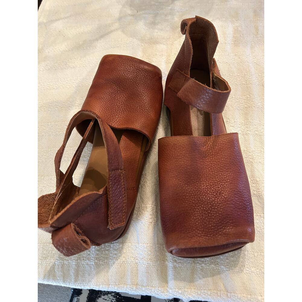 Dwarves Shoes Brown Soft Leather Square Toe Sandals Size 39EU 9 US - Picture 2 of 9